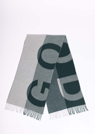 Reversible two-tone scarf